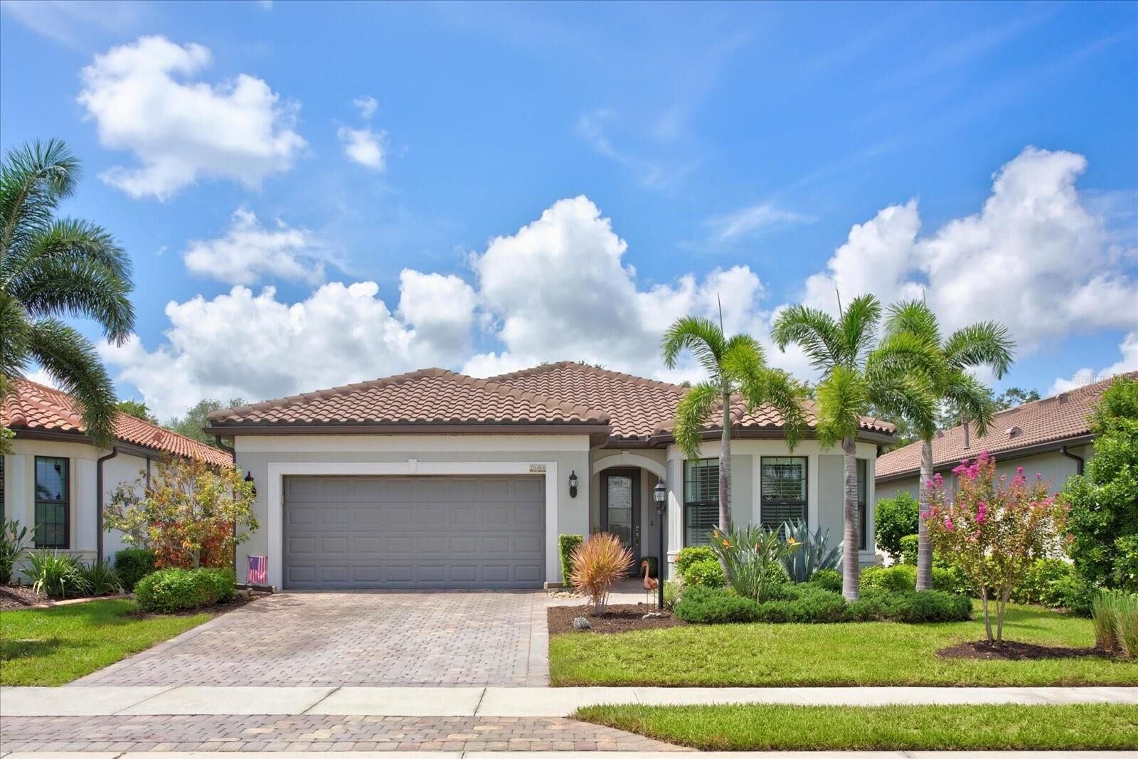 Property Photo: 7608 Viola Loop FL 34202