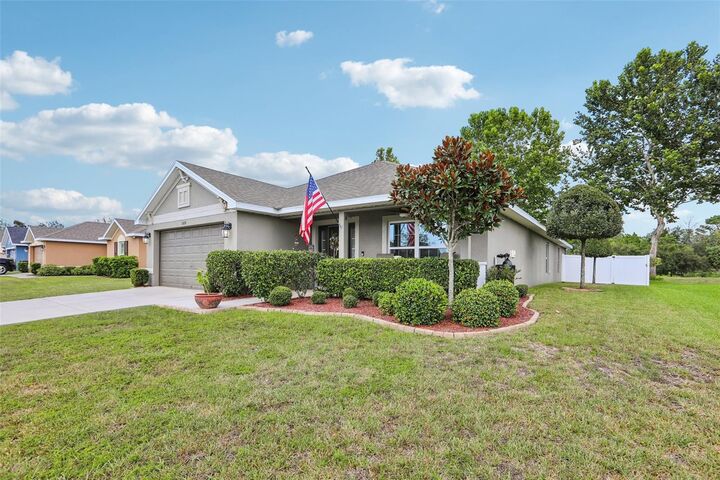 Property Photo: 16214 Vine Cliff Avenue FL 34667