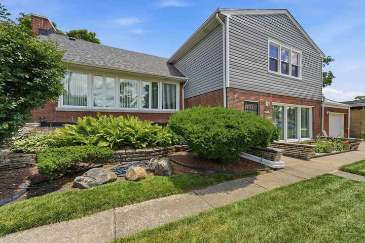 Property Photo: 9817 Tulley Avenue IL 60453