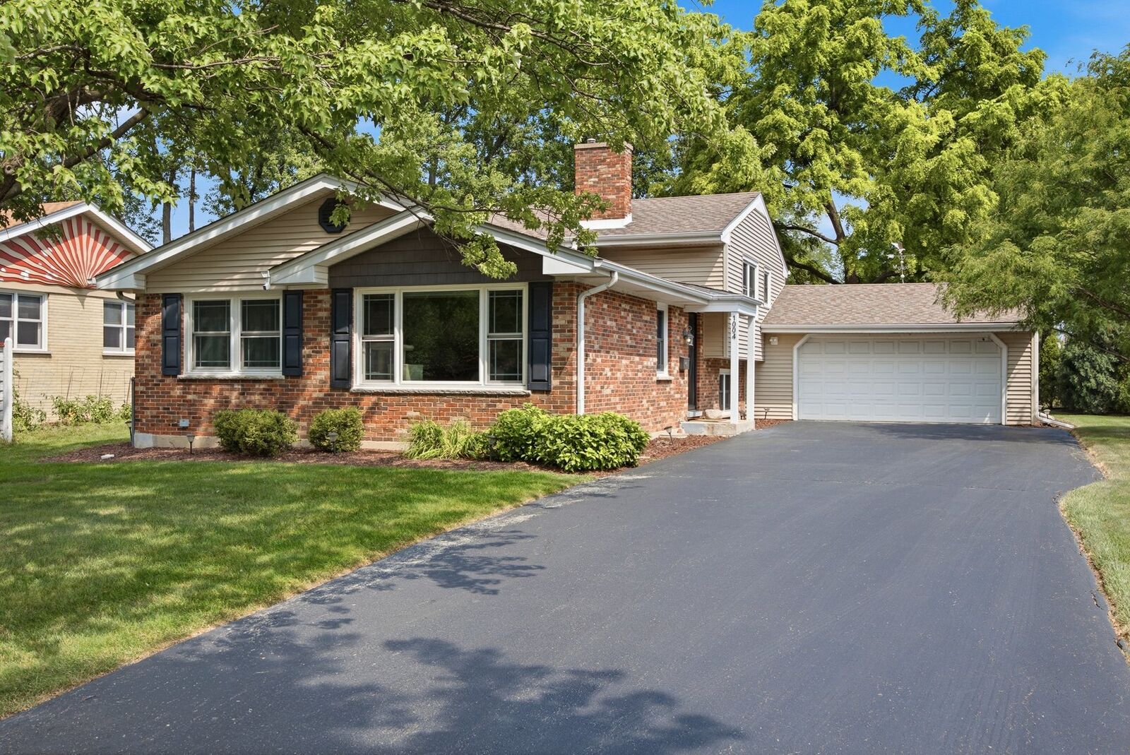 Property Photo: 1004 61st Street IL 60516