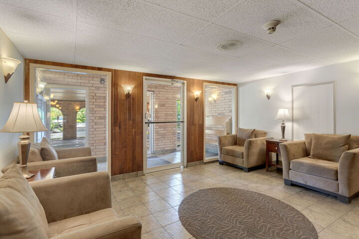 Property Photo: 512 Redondo Drive 110 IL 60516