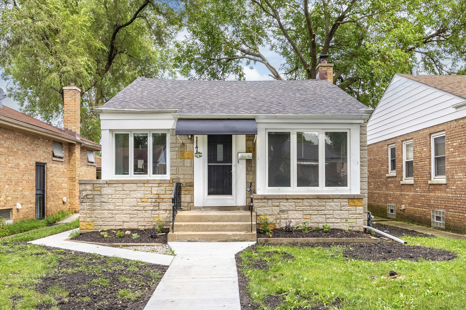 Property Photo: 117 Morris Avenue IL 60104