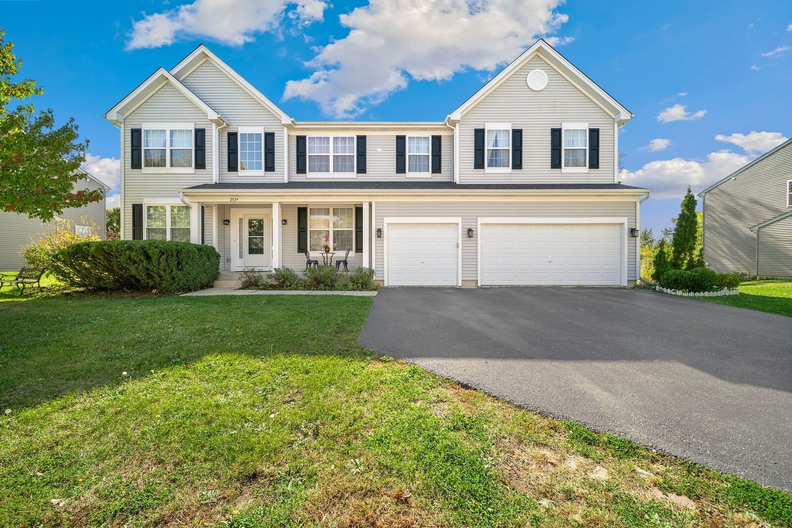 Property Photo:  2529 W Autumn Drive  IL 60073 