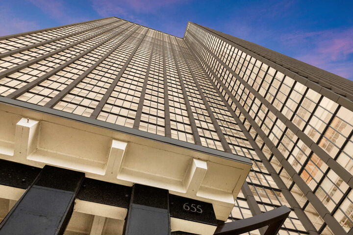 Property Photo: 655 W Irving Park Road 2701 IL 60613