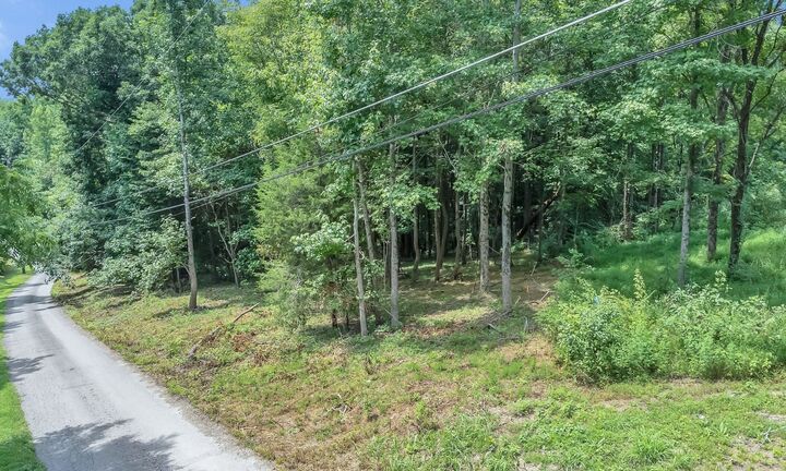Property Photo:  8696 Poplar Creek Rd  TN 37221 