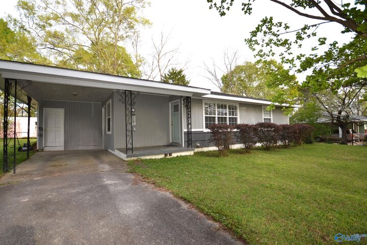 Property Photo: 1006 Avenue F AL 35055