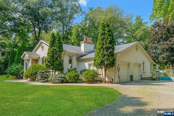Property Photo:  45 Pleasant Avenue  NJ 07458 