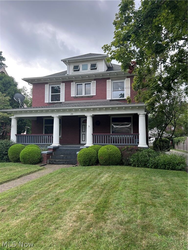 Property Photo: 170 Woodbine Avenue SE OH 44483
