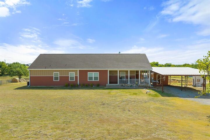 Property Photo:  737 Bunk House Drive  TX 76084 