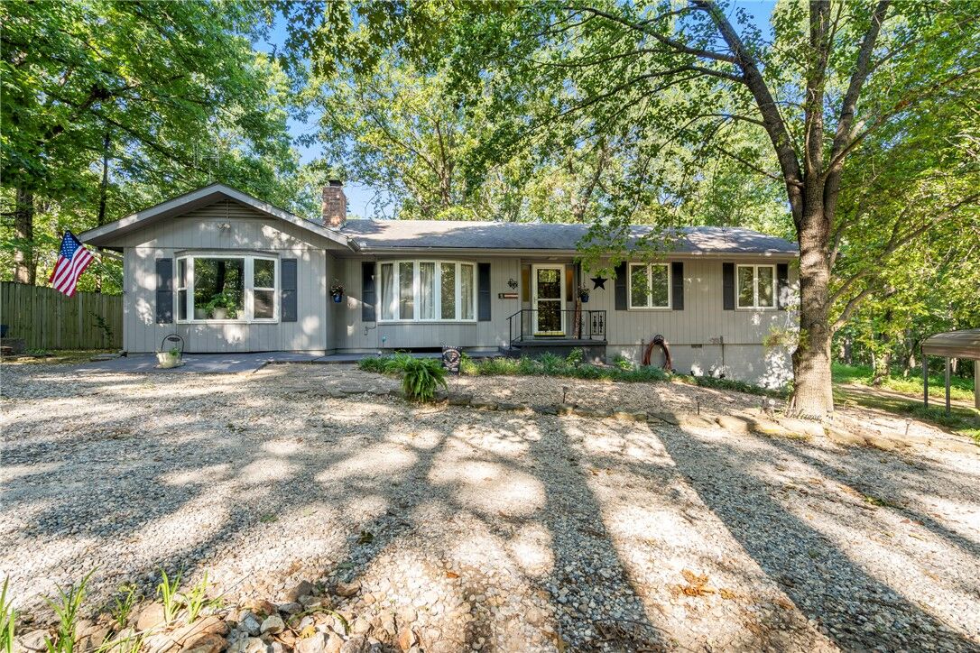 Property Photo: 10899 Hummingbird Road AR 72736