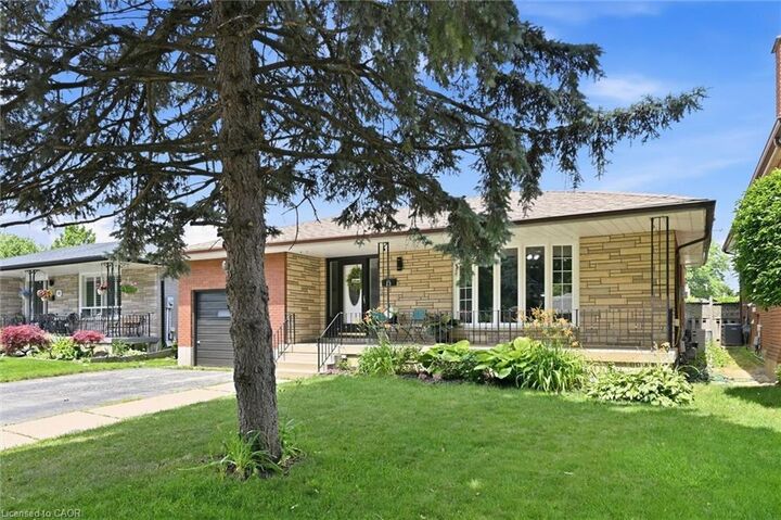 Property Photo: 15 Edgar Drive ON N3R 6X7