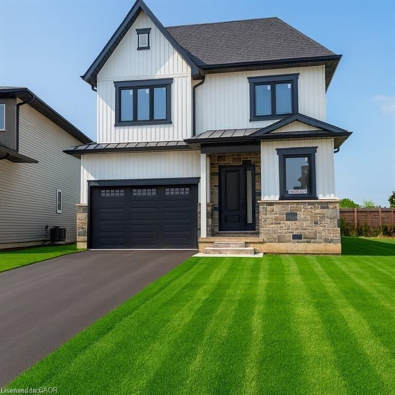 Property Photo: 132 Hodgkins Avenue Lower ON L2V 1M1