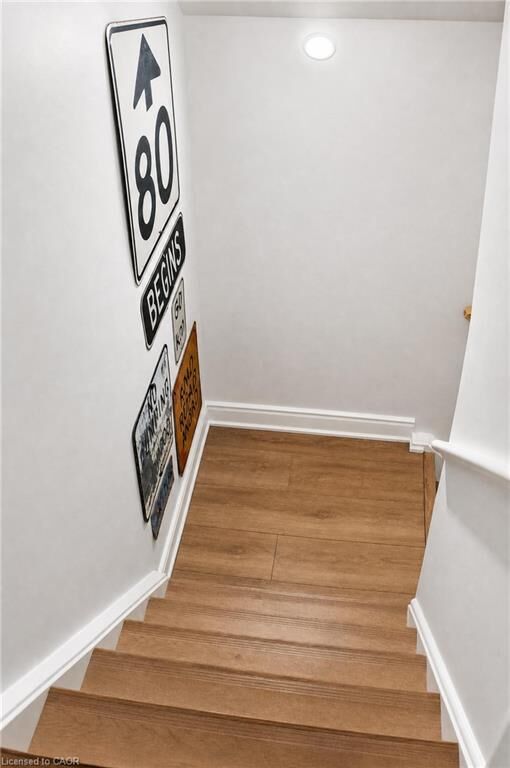Property Photo:  1596 Maple Ridge Drive  ON L4W 3C8 