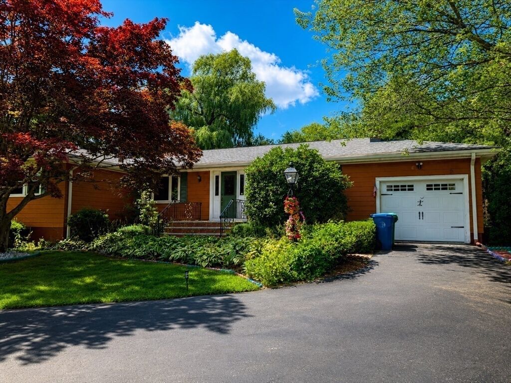 Property Photo:  7 Fred Street  MA 01803 