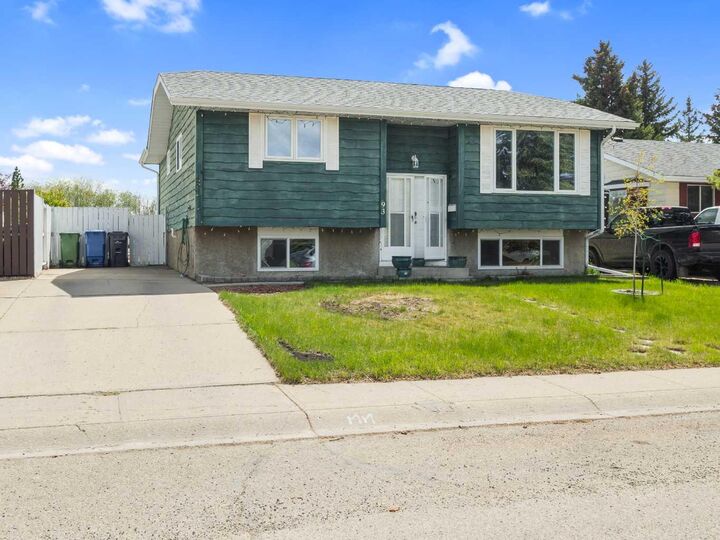Property Photo:  93 Crawford Street  AB T4P 2G4 