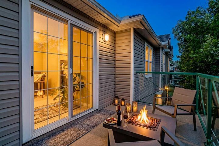 Property Photo: 39 Hidden Creek Place NW 204 AB T3A 6B9