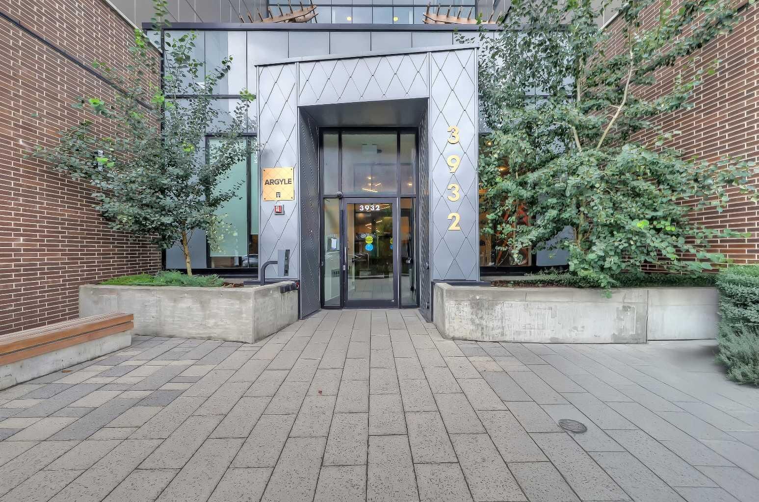 Property Photo: 3932 University Avenue NW 623 AB T3B 6P6