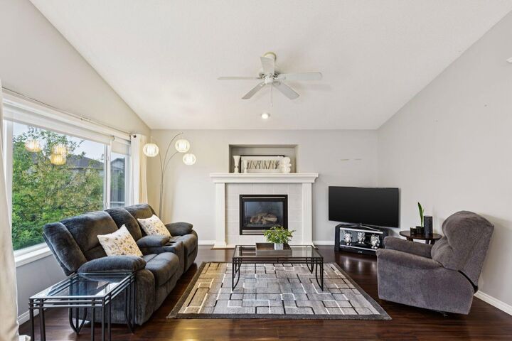 Property Photo: 21 Covehaven Gardens NE AB T3K 5W3