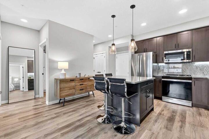 150 Shawnee Square SW 401 — photo 1