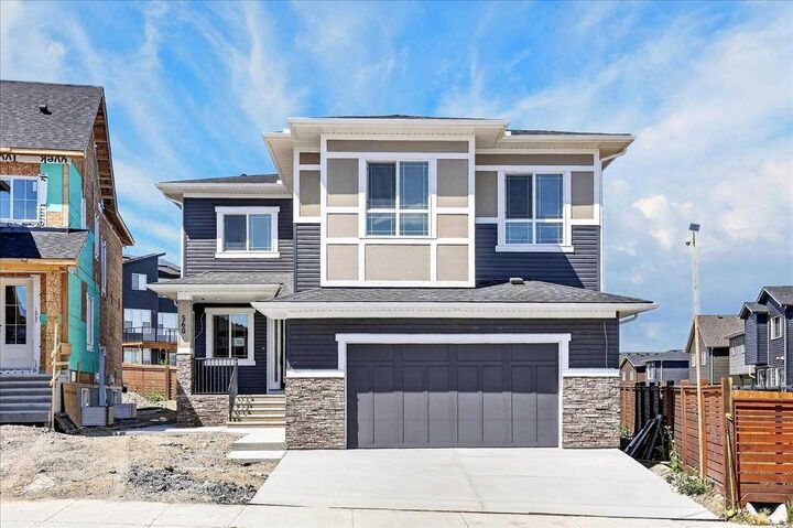 560 Livingston Way NE — photo 1