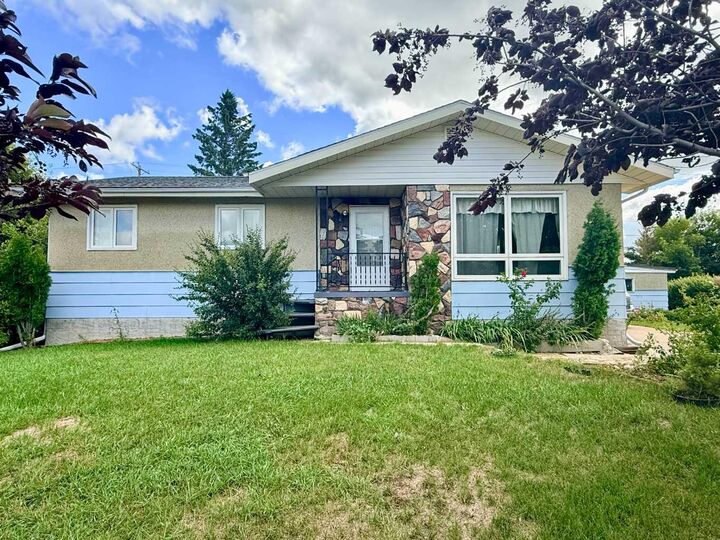215 14 Street — photo 1