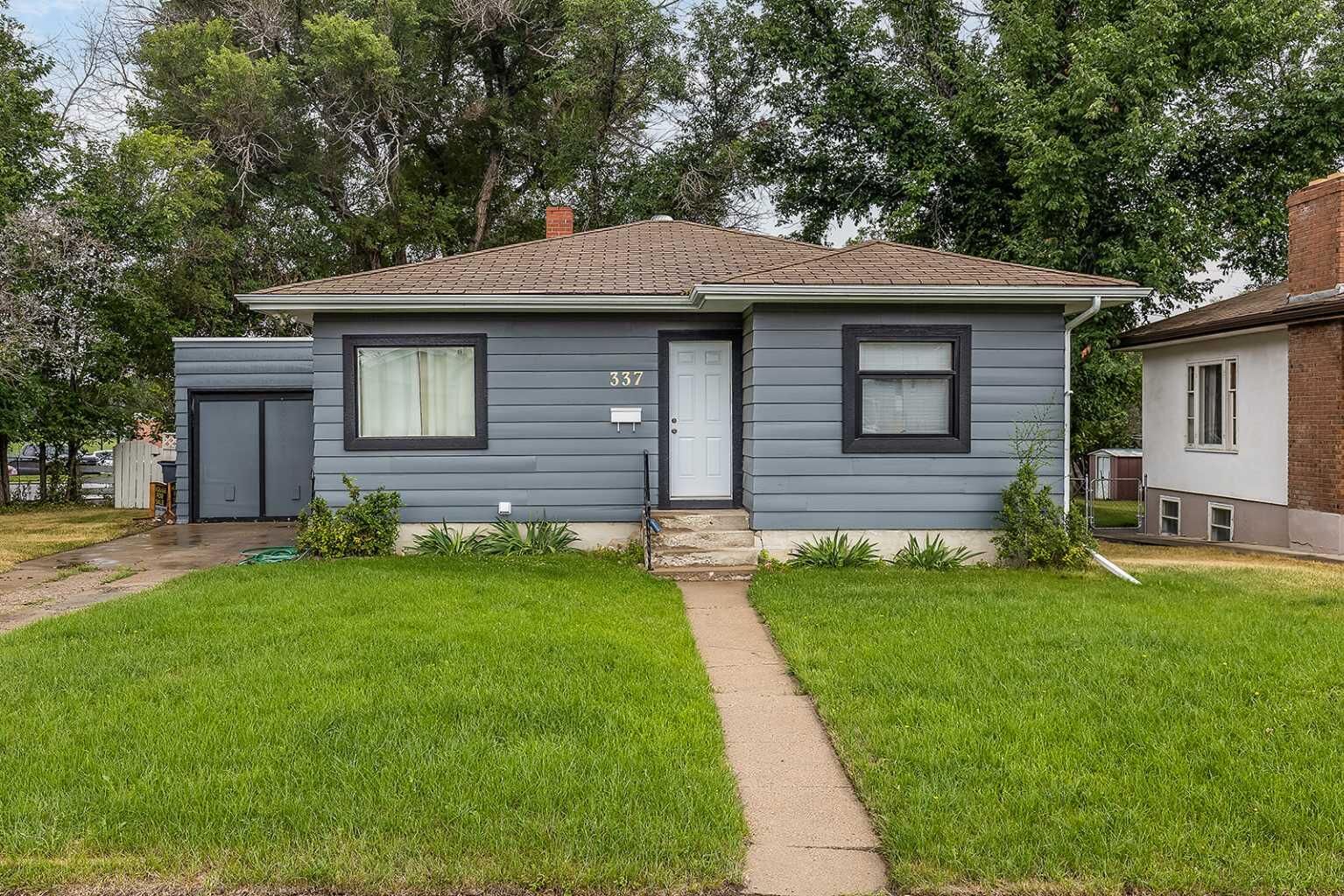 Property Photo: 337 4 Street SW AB T1A 4E7