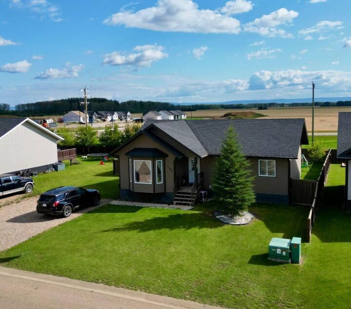 Property Photo:  11005 95 Ave  AB T0H 2H0 