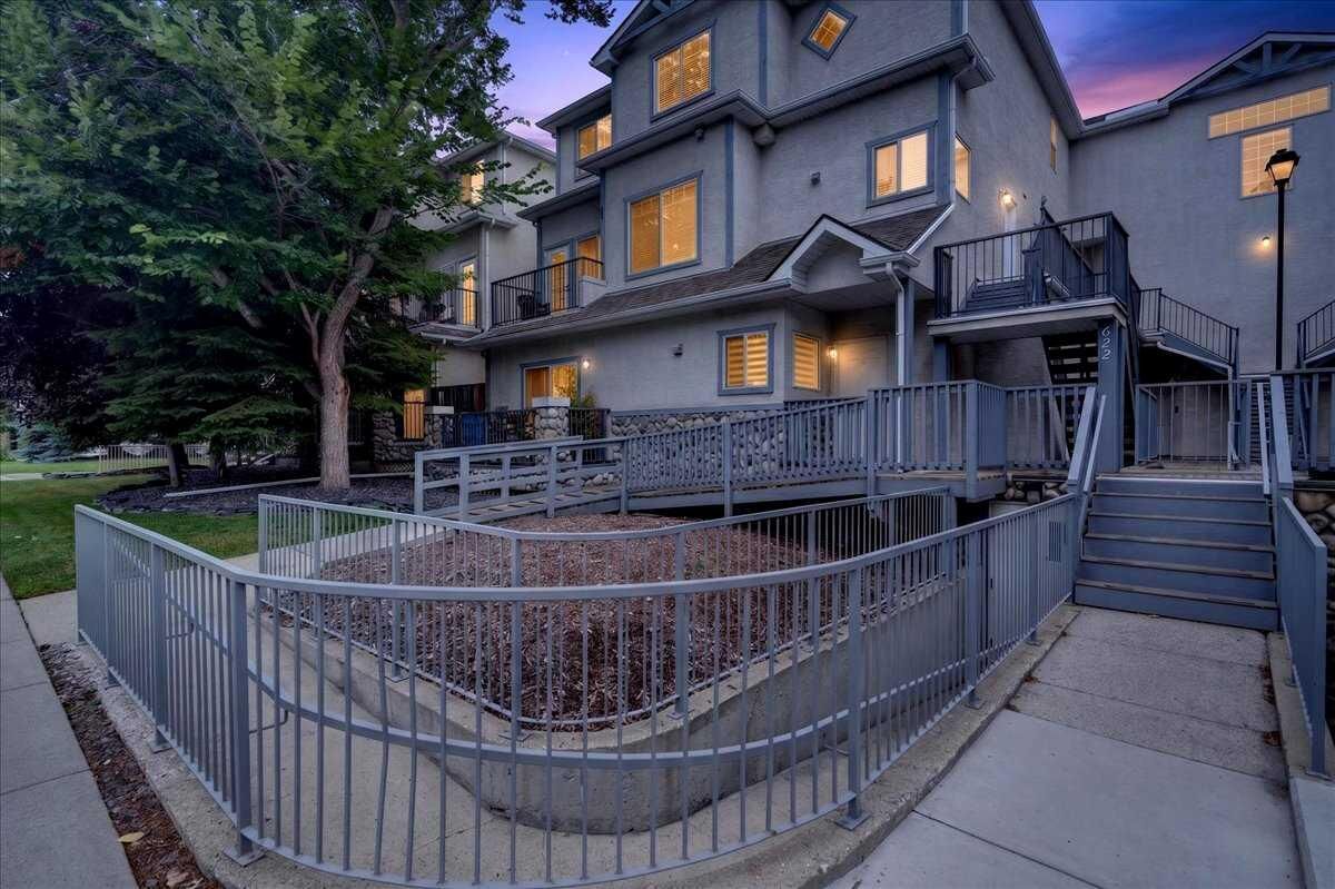 Property Photo:  622 56 Avenue SW 208  AB T2V 0G8 