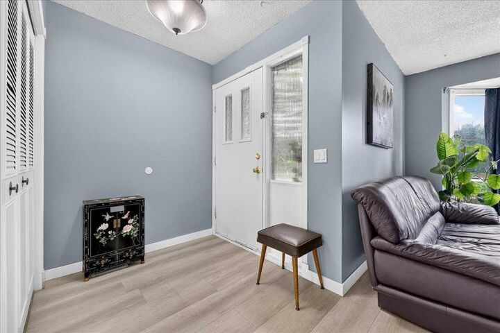 Property Photo:  672 Whiteridge Way NE  AB T1Y 4S9 