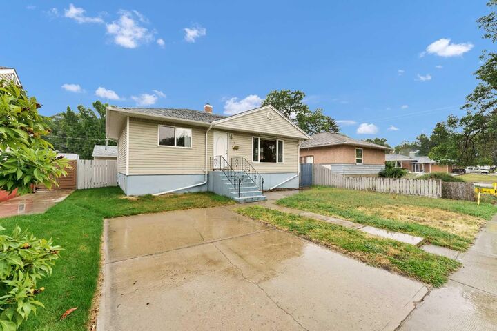 Property Photo: 414 5 Street SW AB T1A 4H1