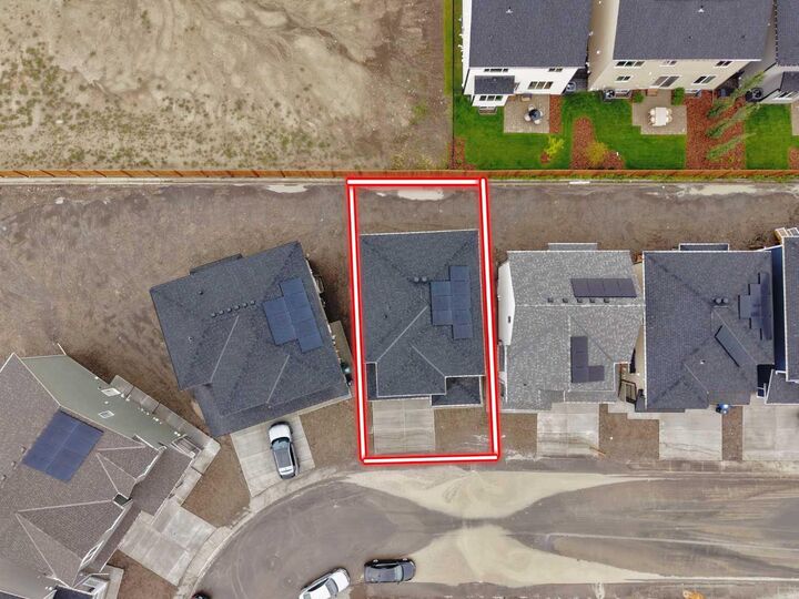Property Photo: 4012 Southwinds Way SW AB T4B 5X4