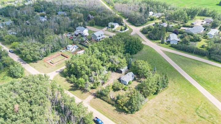 Property Photo:  5127 50 Street  AB T0B 3C0 