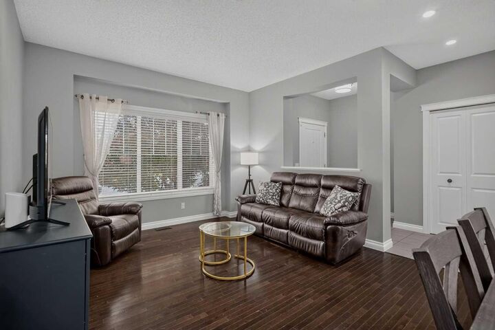 Property Photo:  53 Mahogany Point SE  AB T3M 0T2 
