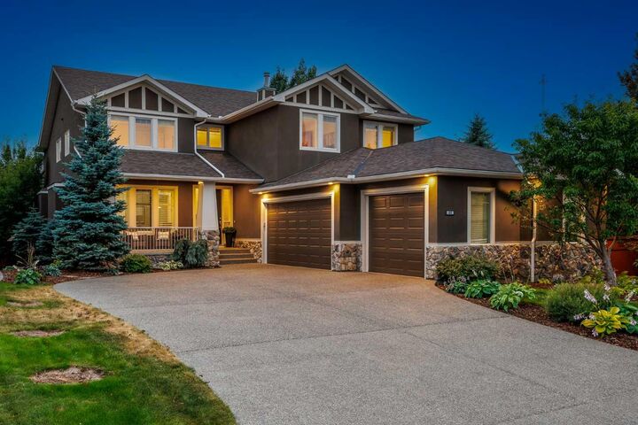 Property Photo: 41 Aspen Ridge Way SW AB T3H 5M2