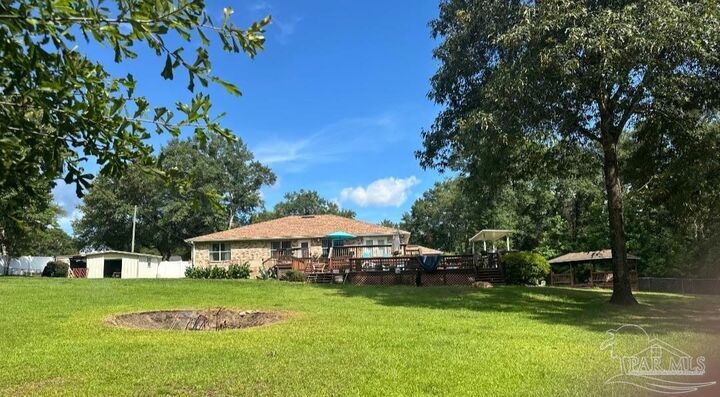 Property Photo: 1137 Oak Ridge Trl FL 32533