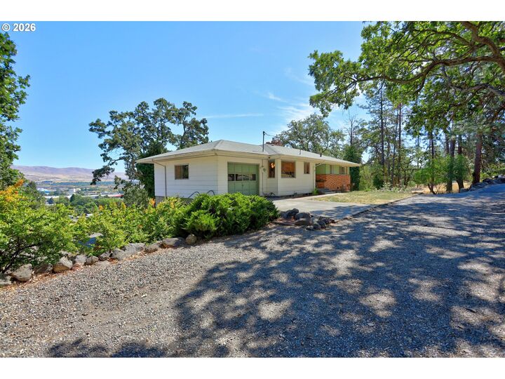 Property Photo:  2605 W 13th St  OR 97058 