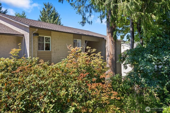 Property Photo: 11637 100th Avenue NE 2C WA 98034