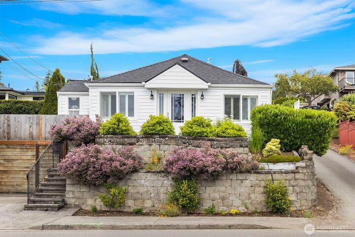 Property Photo: 103 8th Avenue S WA 98020