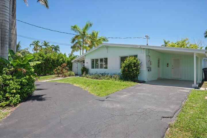 Property Photo: 1158 Grant Street FL 33019