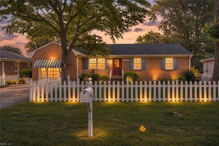 Property Photo: 2036 English Ave VA 23320