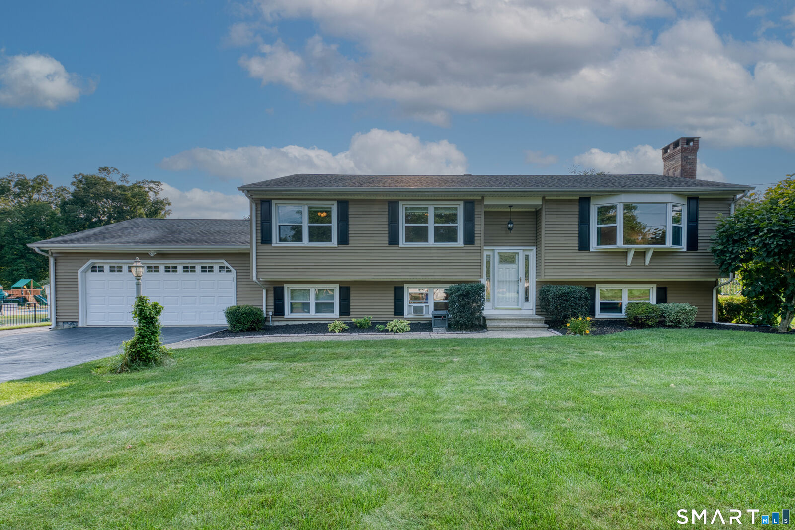 Property Photo: 16 Brockett Farm Road CT 06473