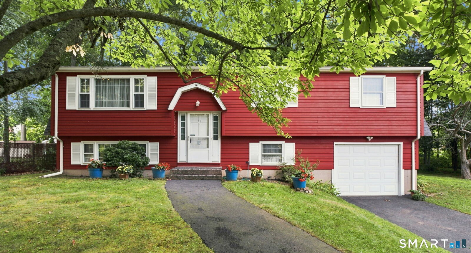 Property Photo:  21 Knollwood Road  CT 06489 