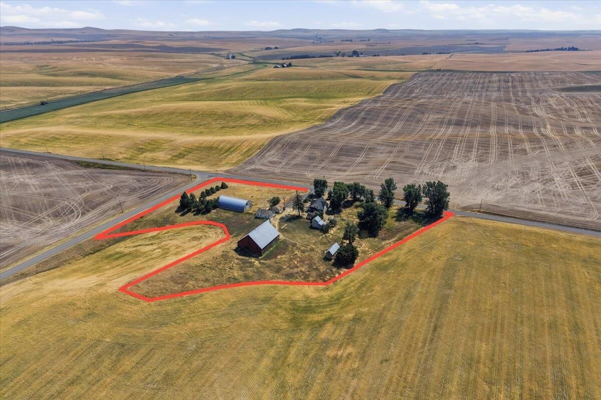 Property Photo: 44933 E Detour Rd WA 99122