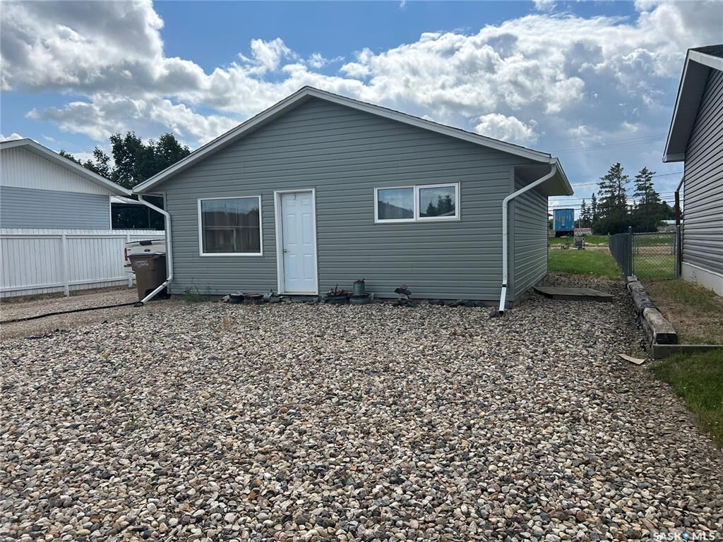 Property Photo:  714 101st Avenue  SK S0E 1T0 