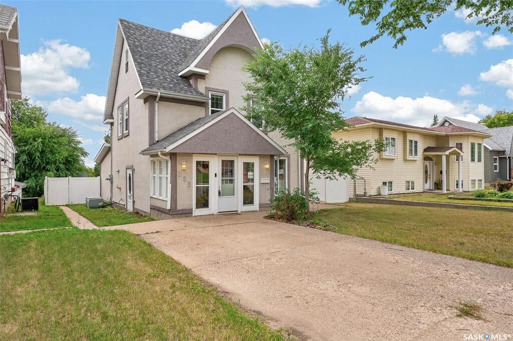 Property Photo:  333 Oxford Street  SK S6H 2P1 