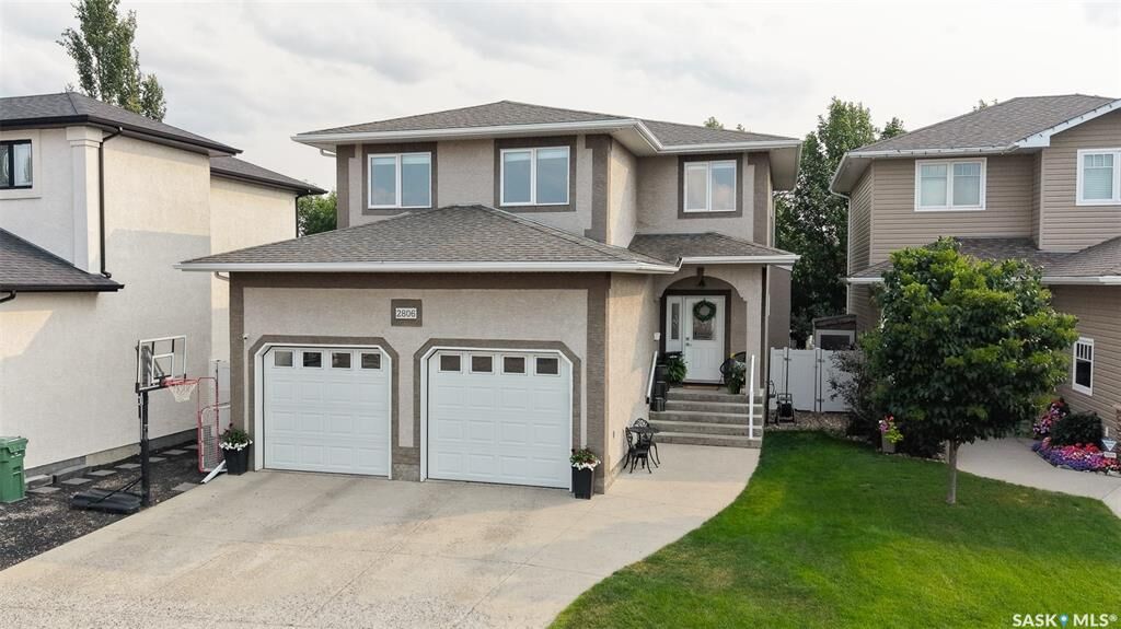 Property Photo: 2806 Sunninghill Crescent SK S4V 0N7