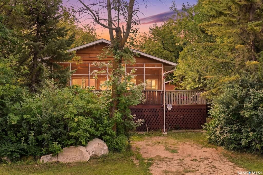 Property Photo:  318 Douglas Avenue  SK S0K 4T1 
