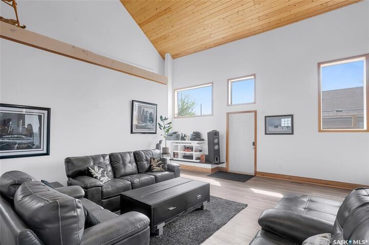 Property Photo: 310 F Avenue S SK S7M 1T2