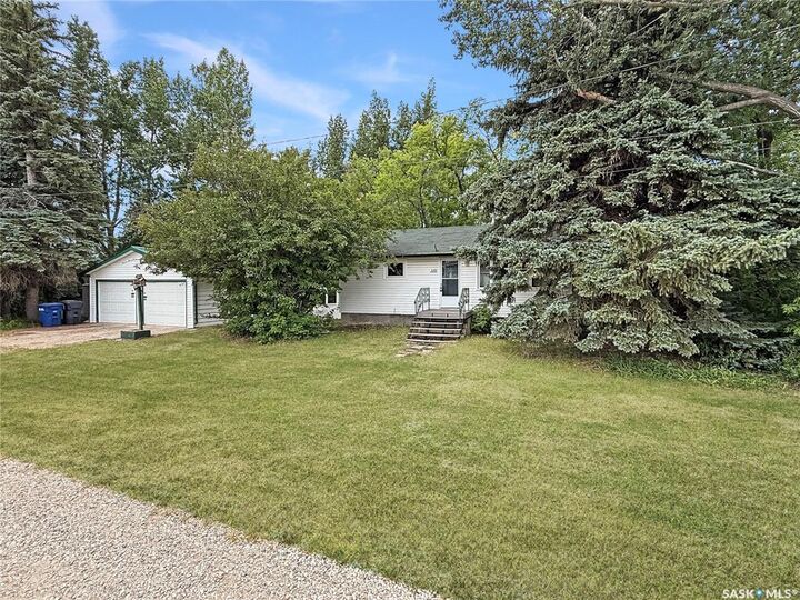 Property Photo:  170 Brownlee Avenue  SK S0G 3E0 