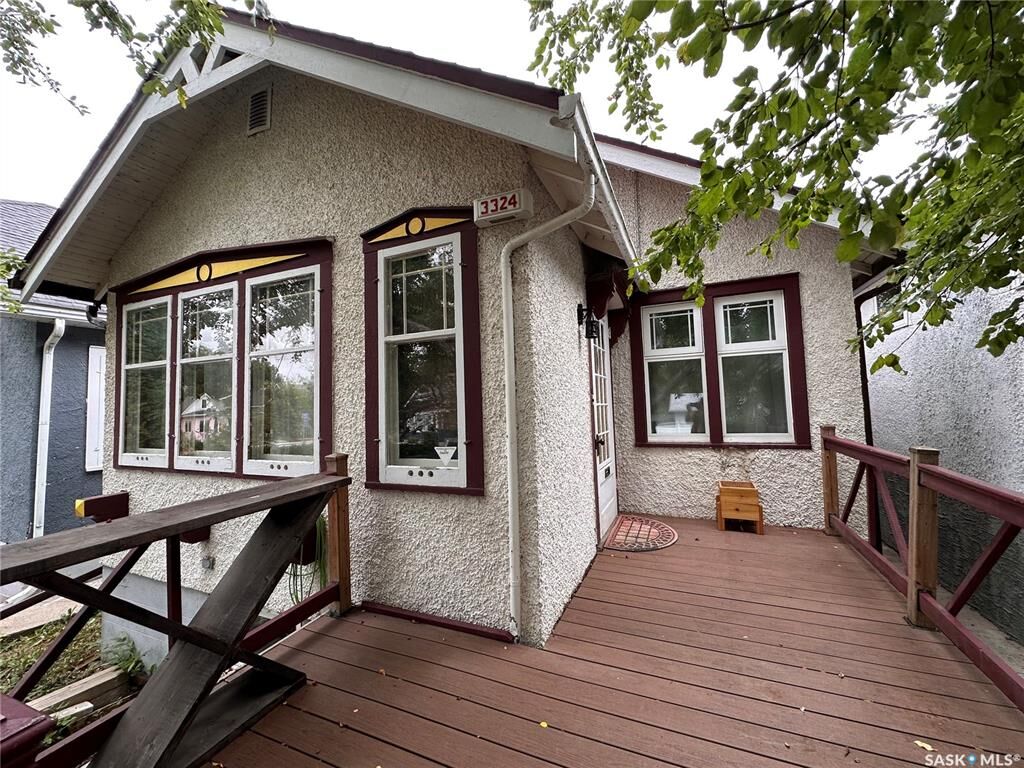 Property Photo: 3324 College Avenue SK S4T 1W2